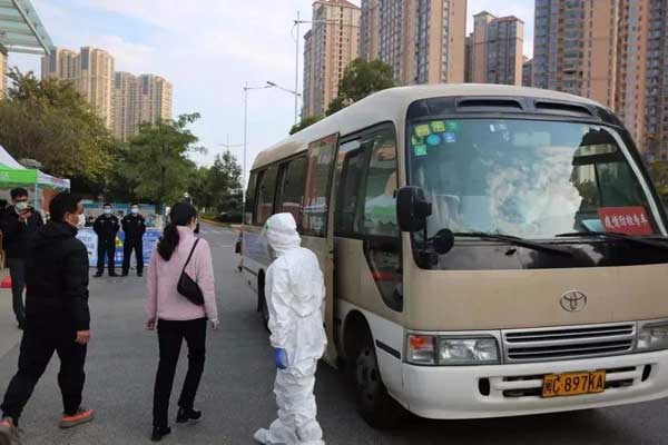 深圳班車接送:疫情返潮?鴻鳴深圳通勤班車為您安全護(hù)航!