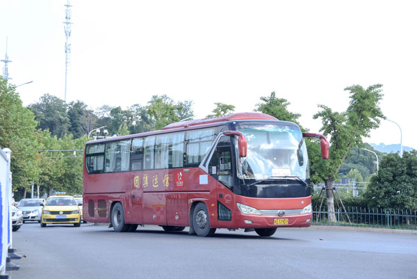 企業(yè)選擇（大巴車租車平臺）怎么用車劃算？